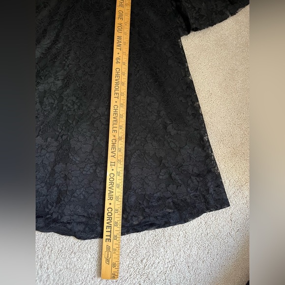 Francesca’s Black Lace Dress Size Small V- Neck Keyhole Back Flowy Sleeves NWT - Picture 8 of 8